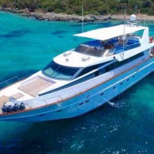 27 meters luxury motor yacht for rent